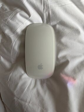 Apple White Wireless Magic Mouse with Iconic Logo